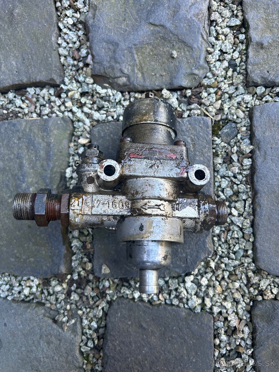 Vyrovnávač tlaku vzduchu