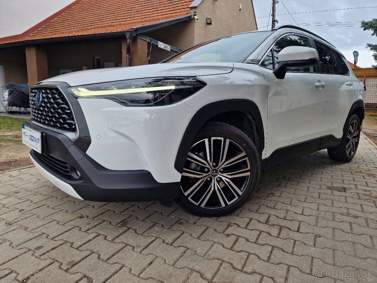 Toyota Corolla Cross 1.8 Hybrid Style e-CVT 140k (v Záruke)