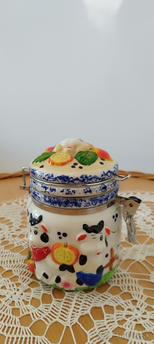 Keramická nádoba na cukrovinky