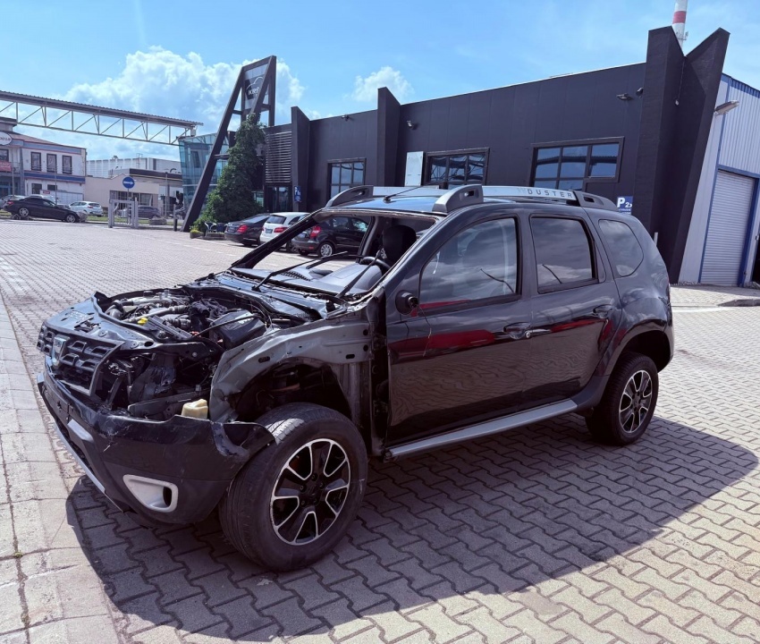 Dacia Duster 1,5dci SK ŠPZ, havarované