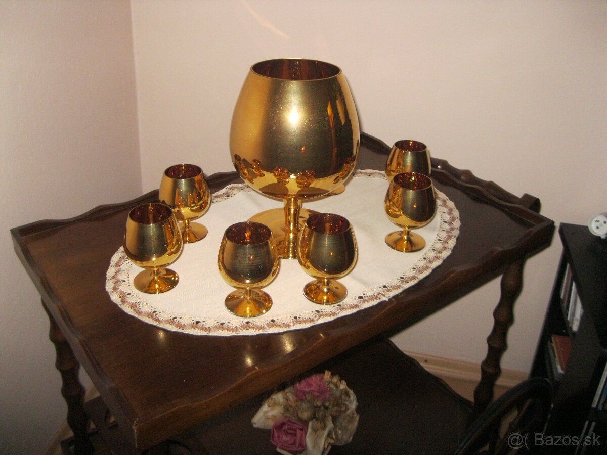 zlatá čaša a napoleonky