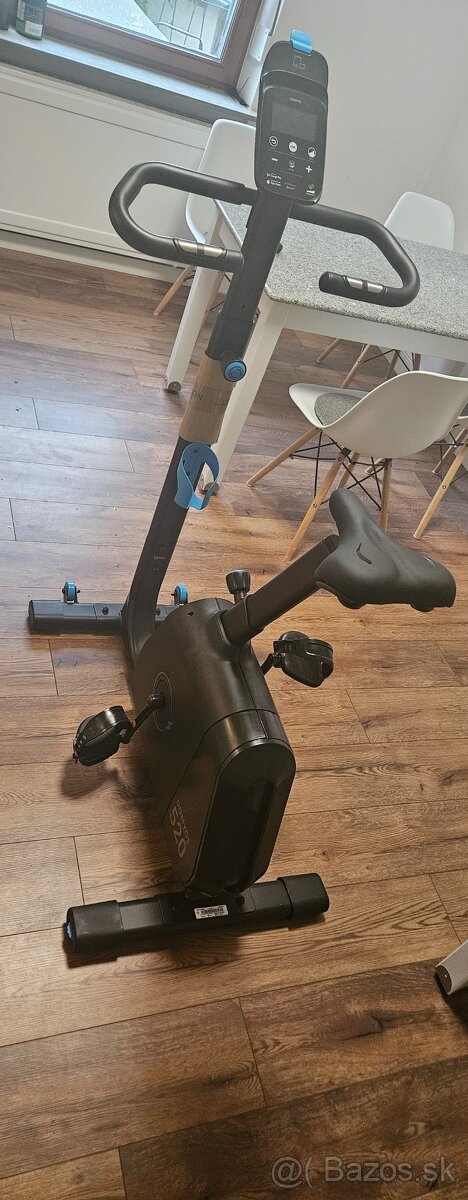 Samonapájací stacionárny bicykel