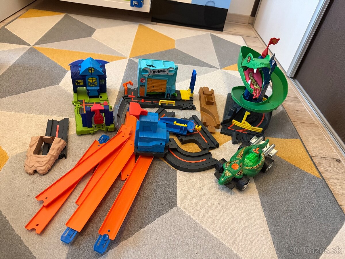 Hot Wheels a Barbie auto