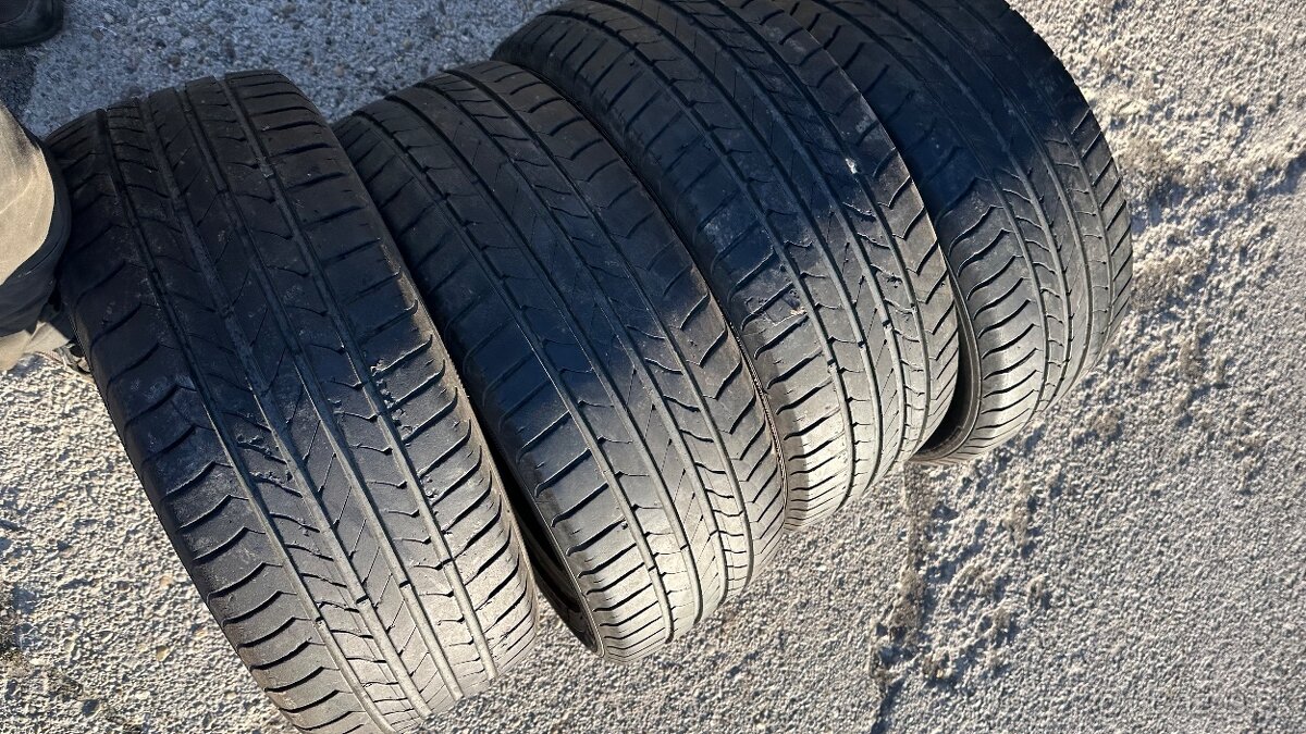 Letné 215/50 r17 Goodyear