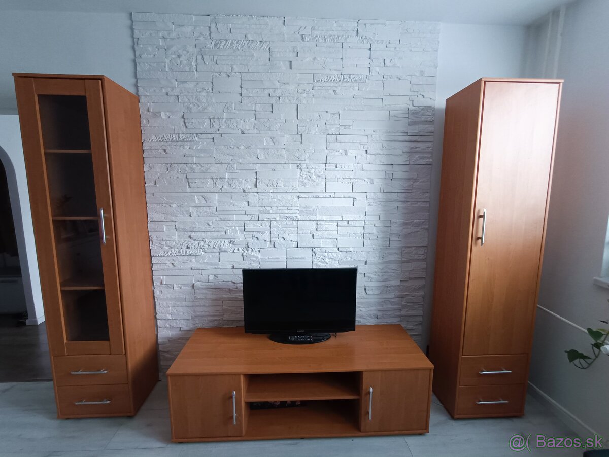 Obývacia stena ( TV stolík + 2 vitríny)