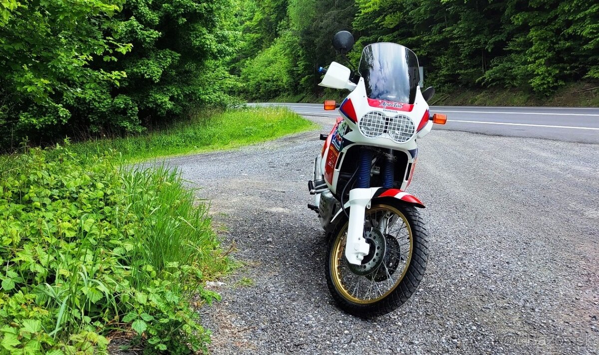Honda Africa Twin XRV750 RD04