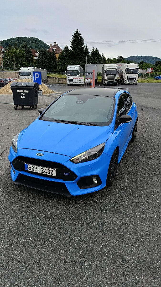 Ford Focus RS MK3 Blue and Black