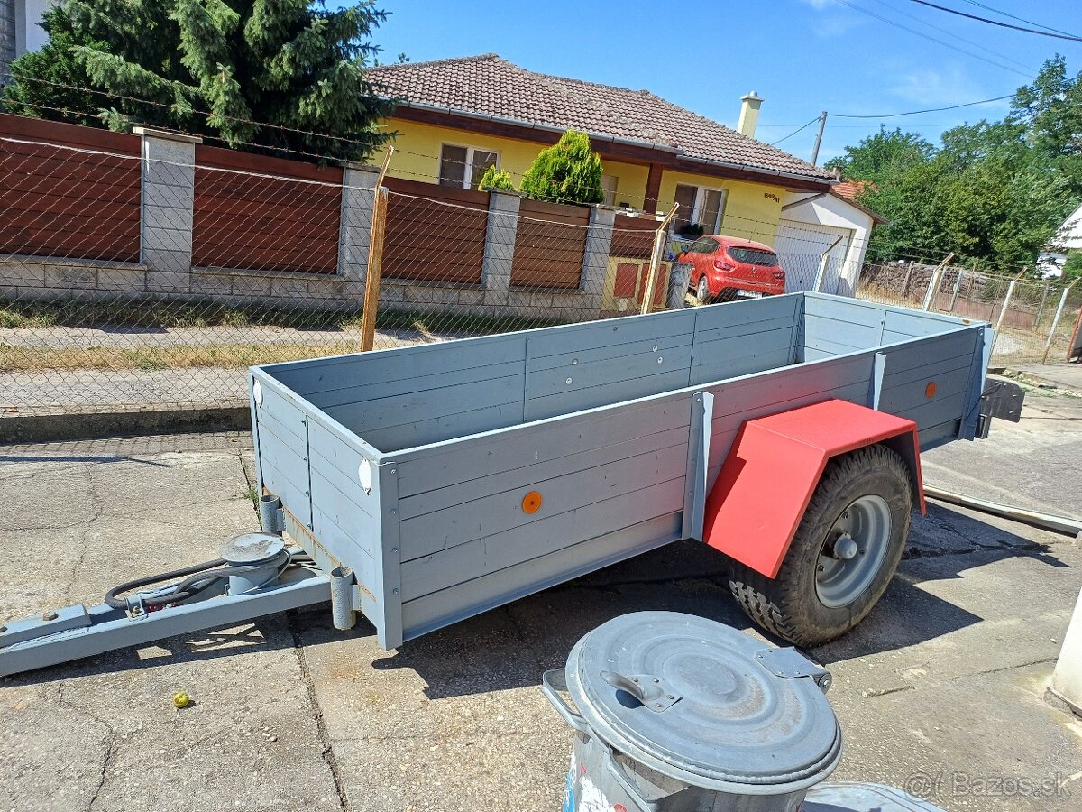 Predám jednoosí príves-vlečku za traktor na 9t náprave. Nové