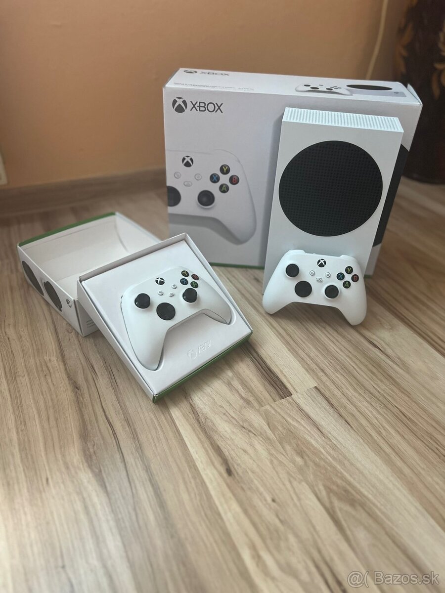 XBox series S 512 plus 2kontrolery