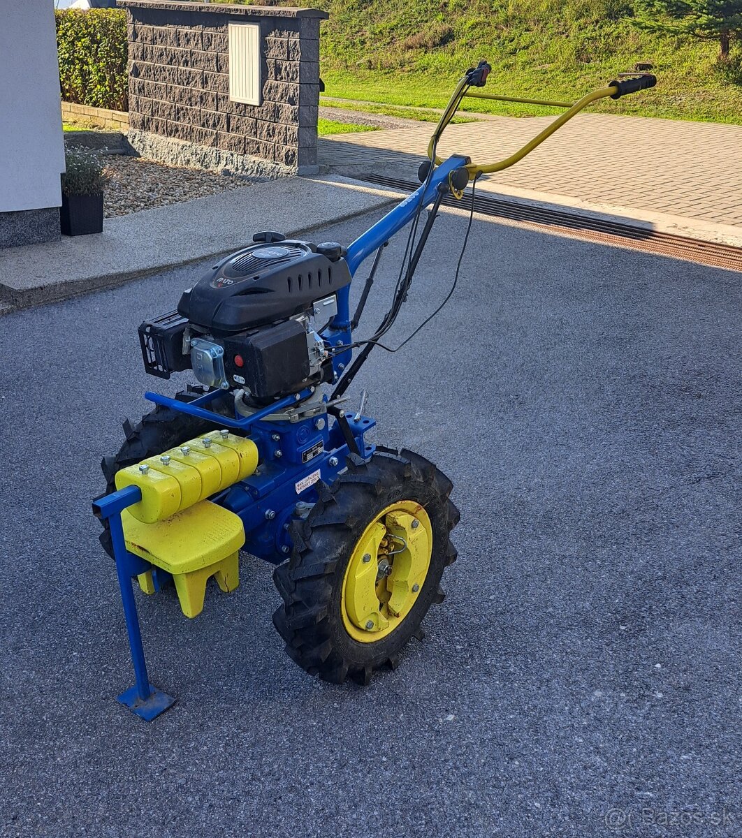 Malotraktor AGZAT DIF s prislušenstvom