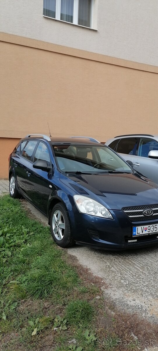 Kia ceed sw 1,4 benzín