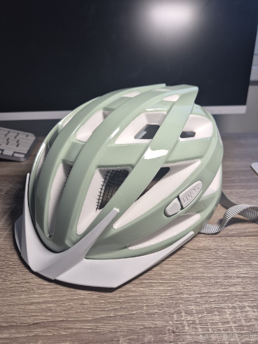 Cyklistická prilba uvex i-vo 3D