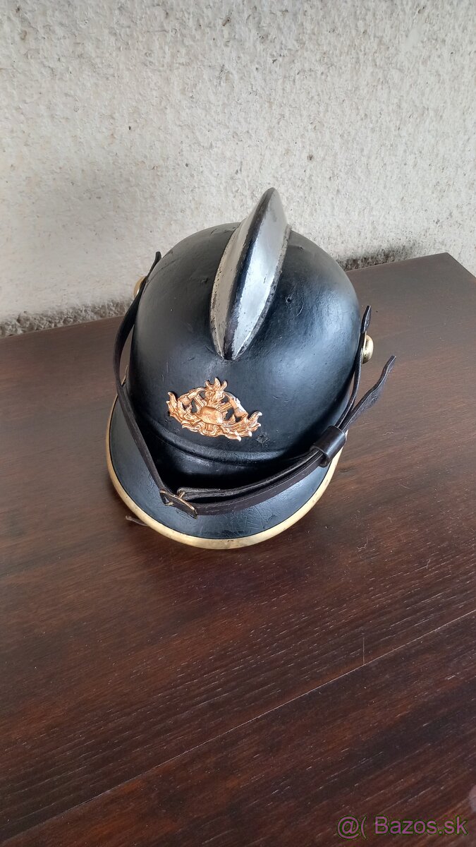Historická hasičská prilba