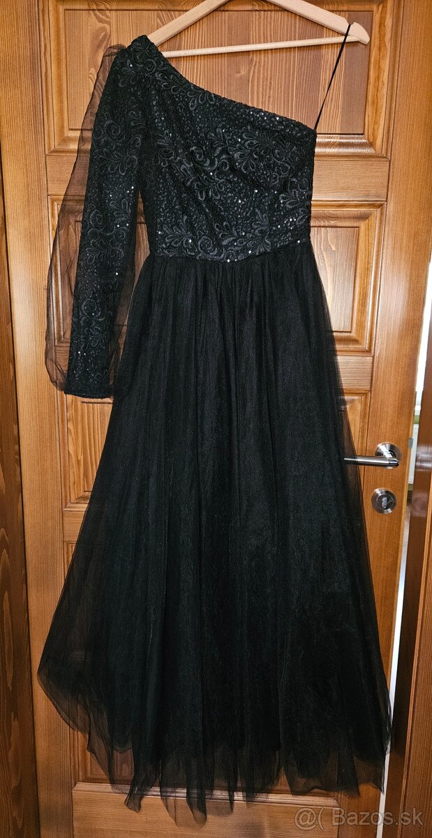 Šaty na ples