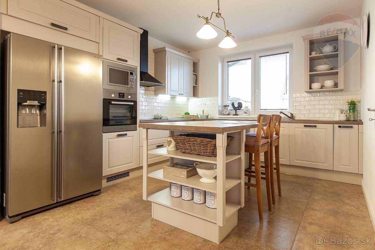 Na predaj 5-izbový rodinný dom v Sološnici