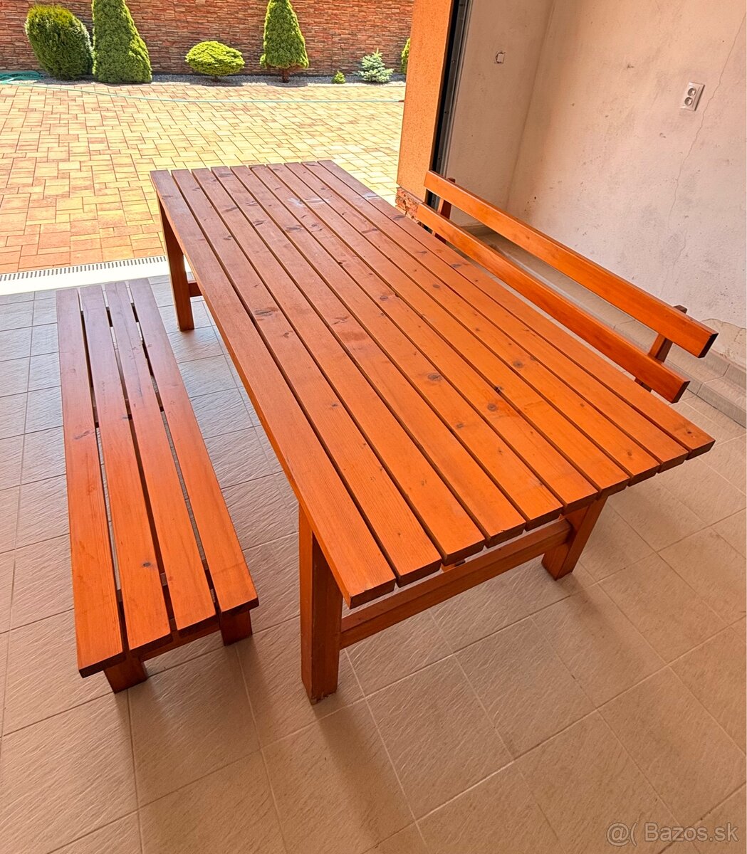 Záhradný set z masívneho dreva