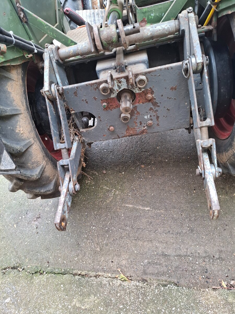 Trojbodový záves tk14