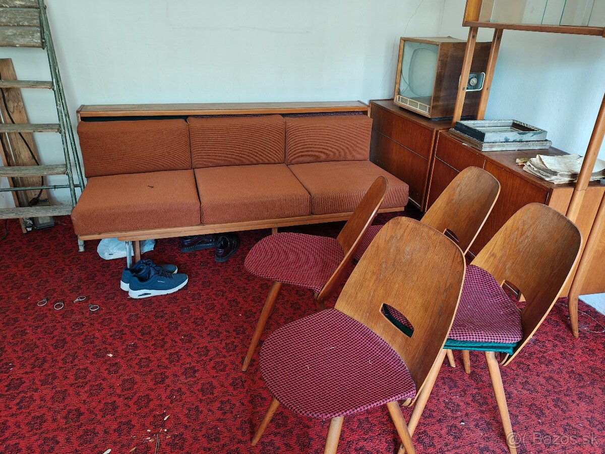Darujem rozkladaciu sedačku v štýle retro.