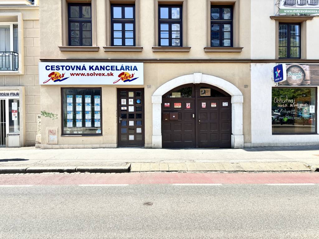 PRENÁJOM - Obchodný priestor v centre, Špitálska ulica