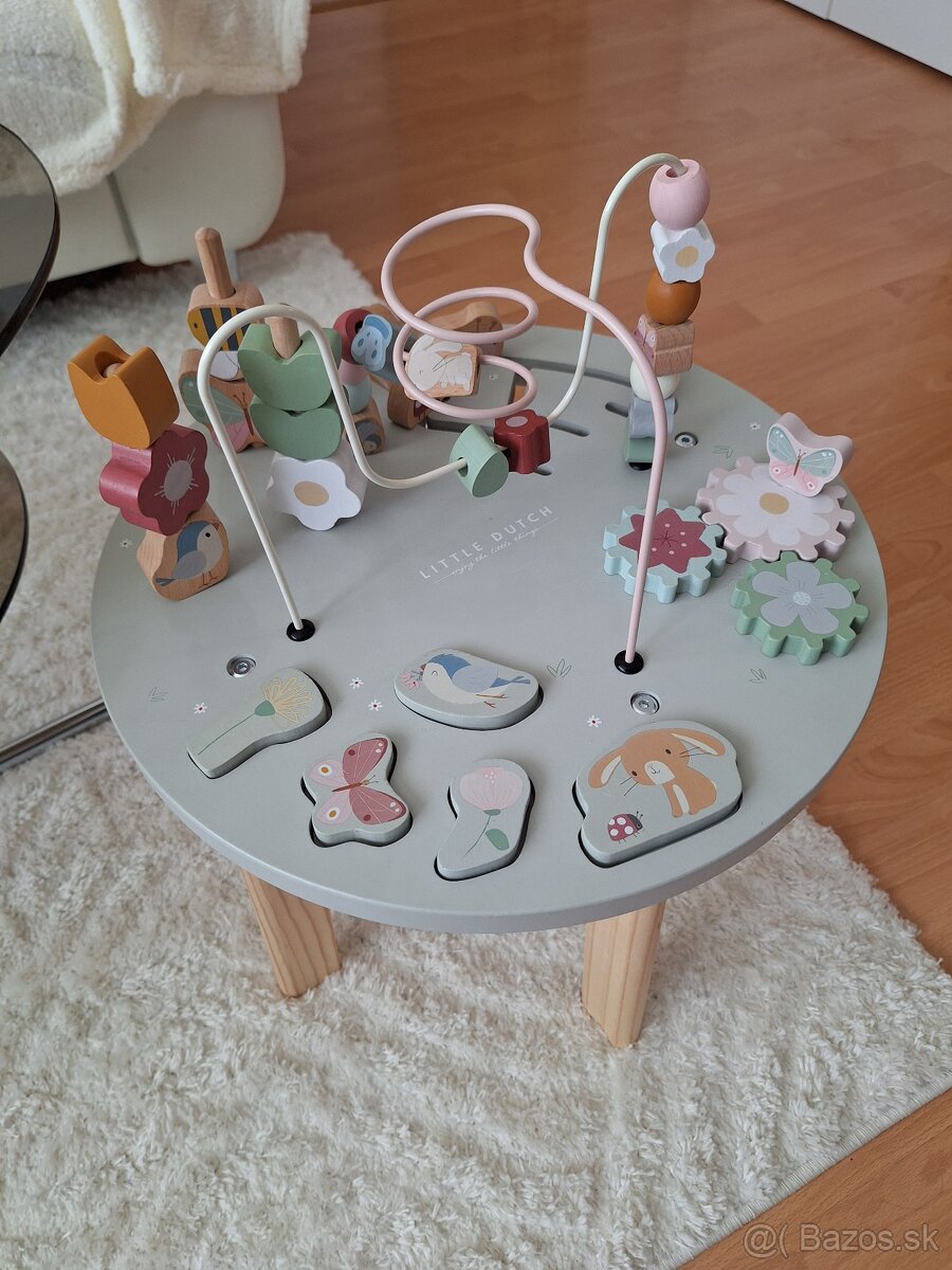 Little Dutch - stolík s aktivitami