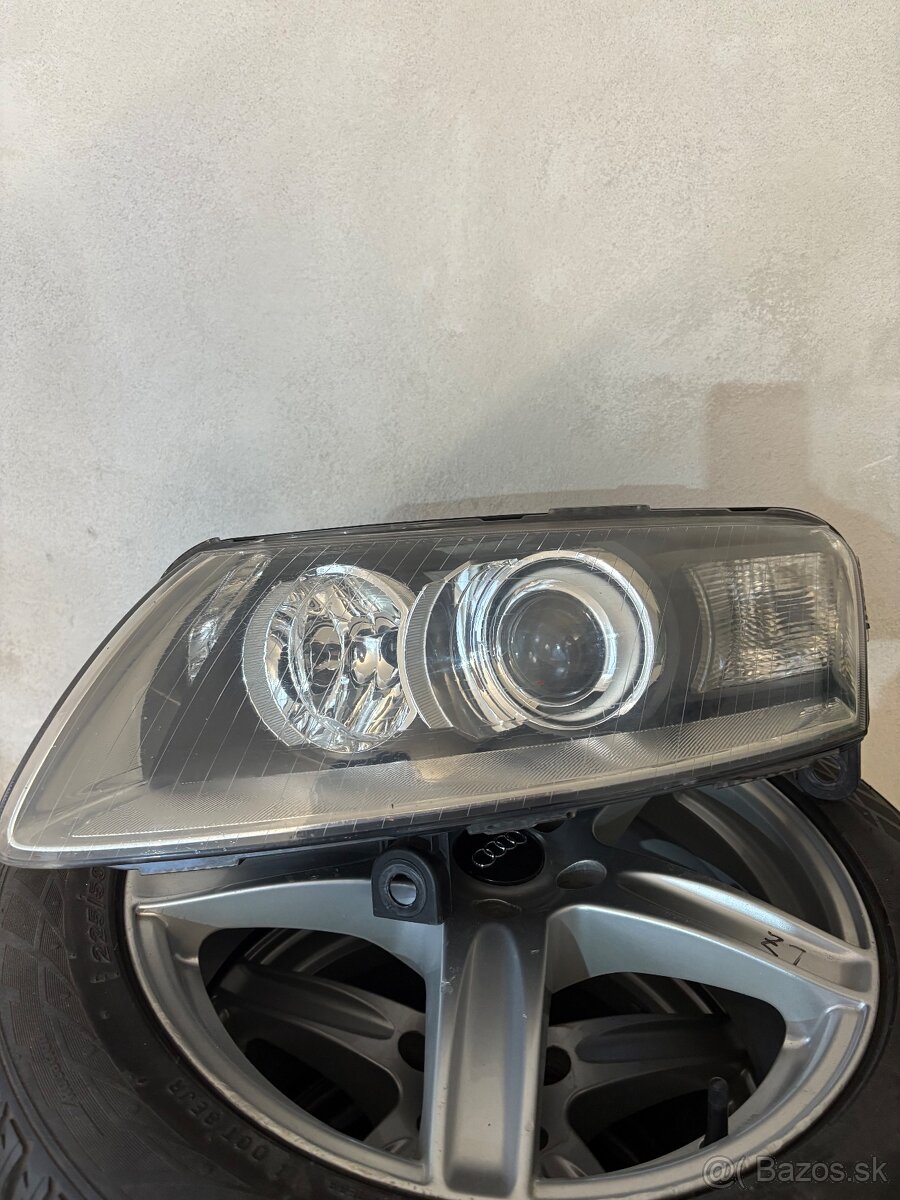 Na predaj originálne xenónove svetlomet Audi A6 C6 (2004–201