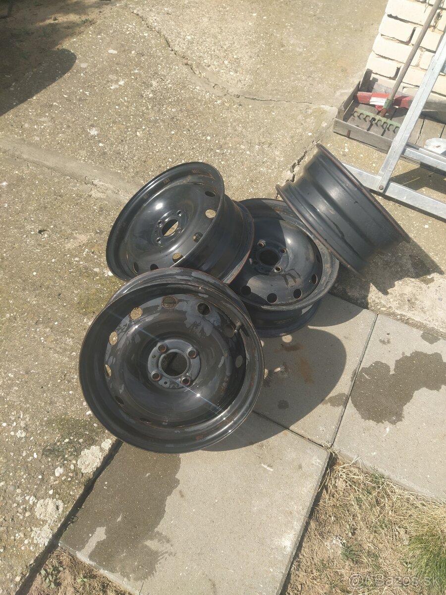 Plechové disky 15" originál Renault Dacia