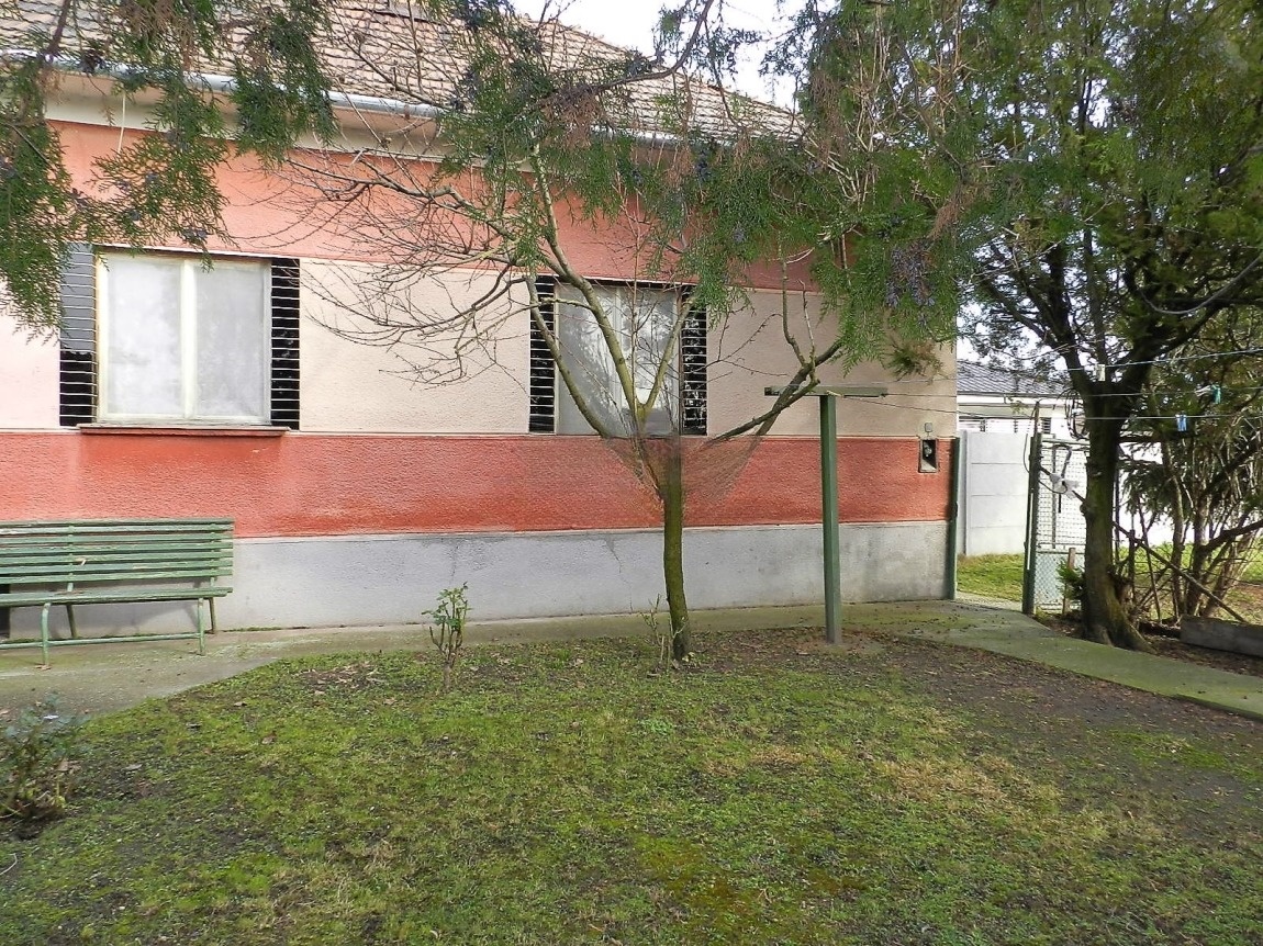 Rodinný dom s pozemkom 1373 m2