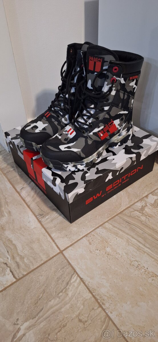 Double red BW Edition