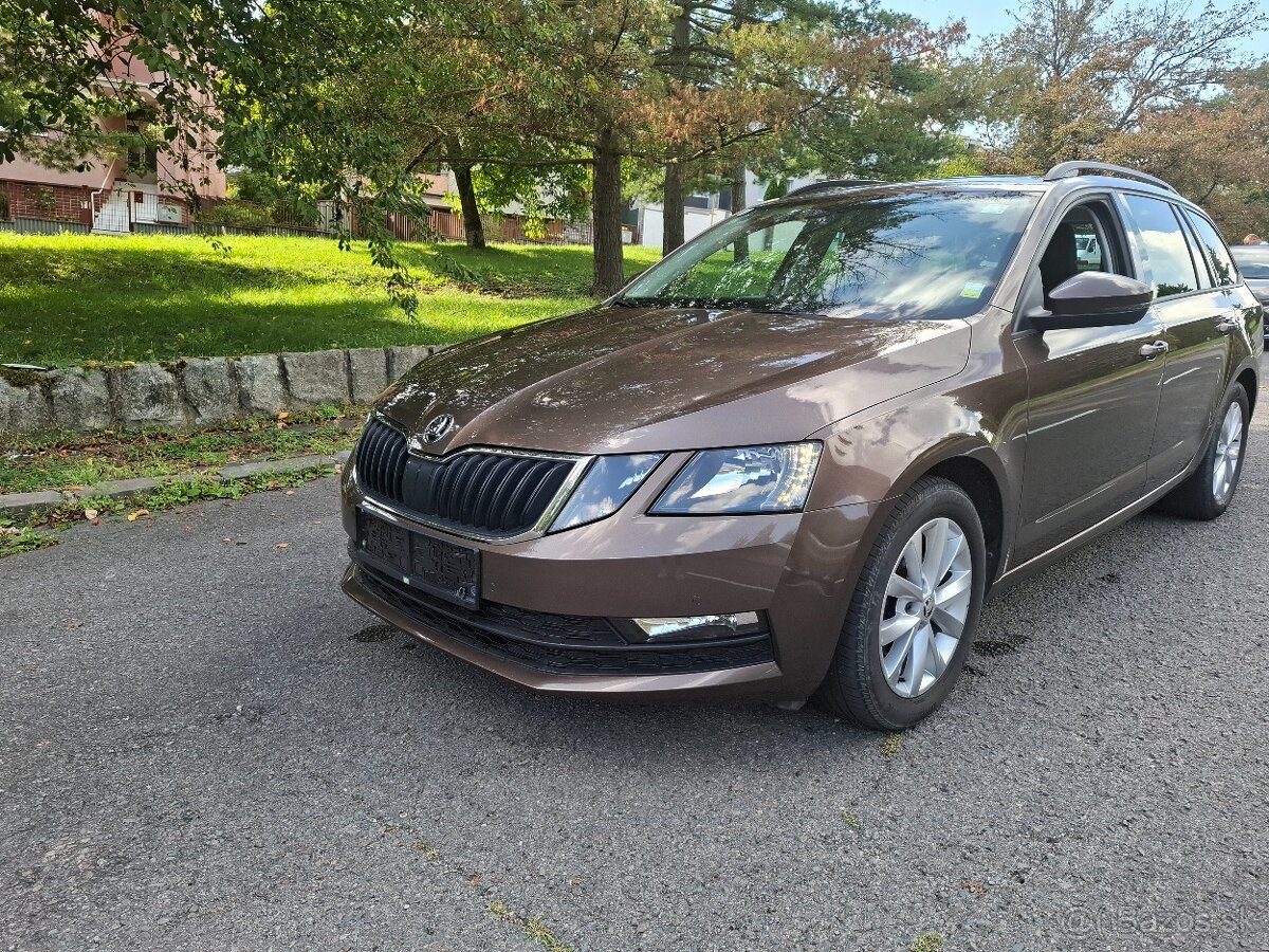 Škoda Octavia Combi 1.6 TDI 85 kW/ 114k Ambiente, automat