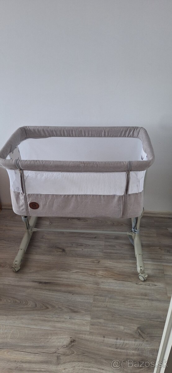 Cestovná postieľka a kolíska 2 in 1