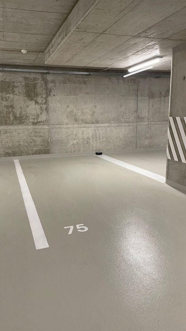 PLUS REALITY I Garážové parkovacie miesto v novostavbe Pri