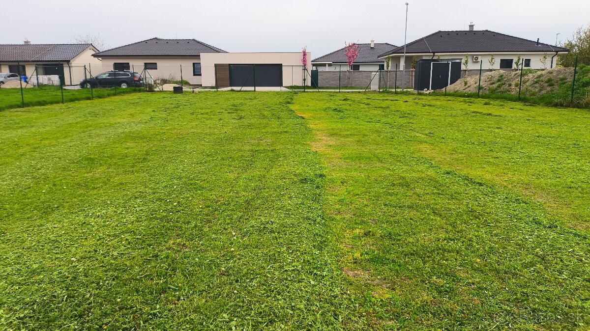 Stavebný pozemok 750 m² – Kvetoslavov, Nová Tulipa