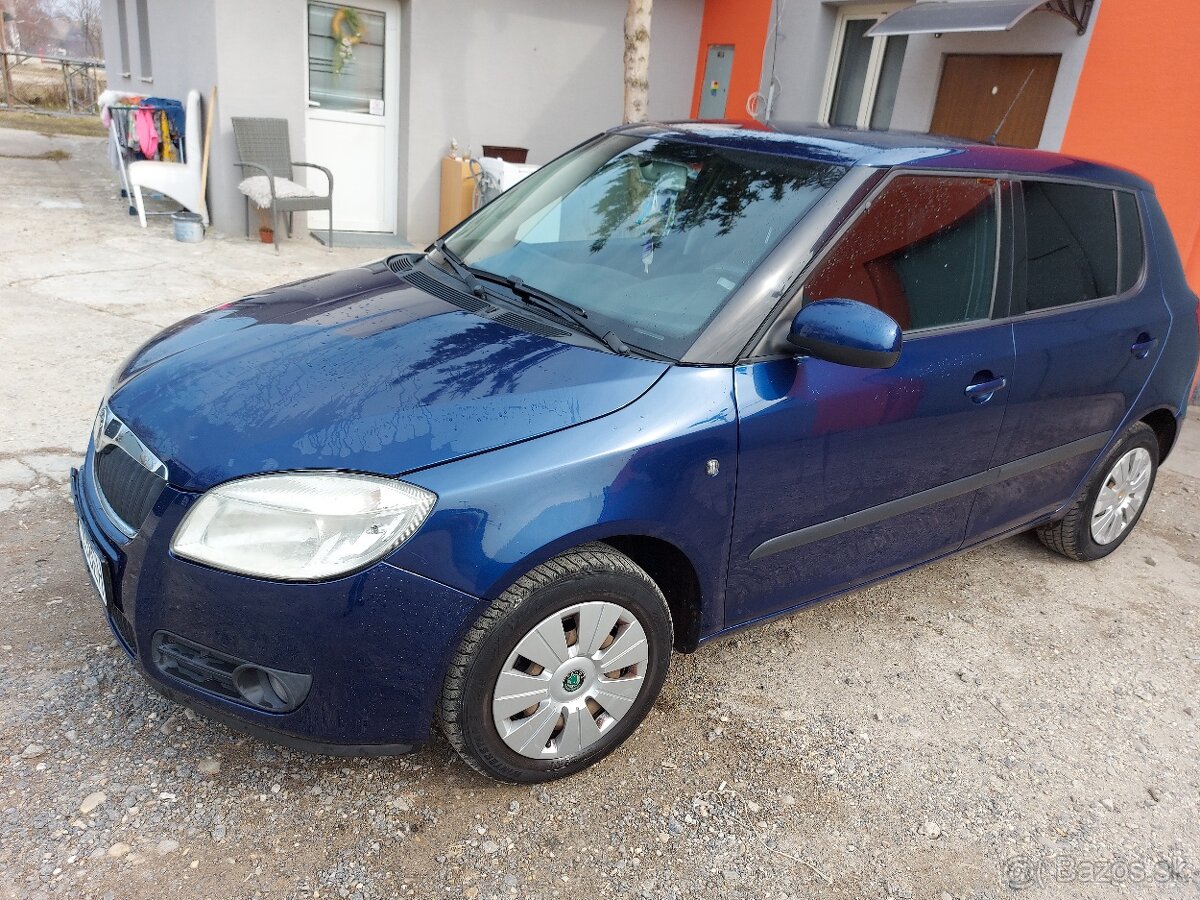 Rozpredam Skoda Fabia 2 1,4tdi farba modra,