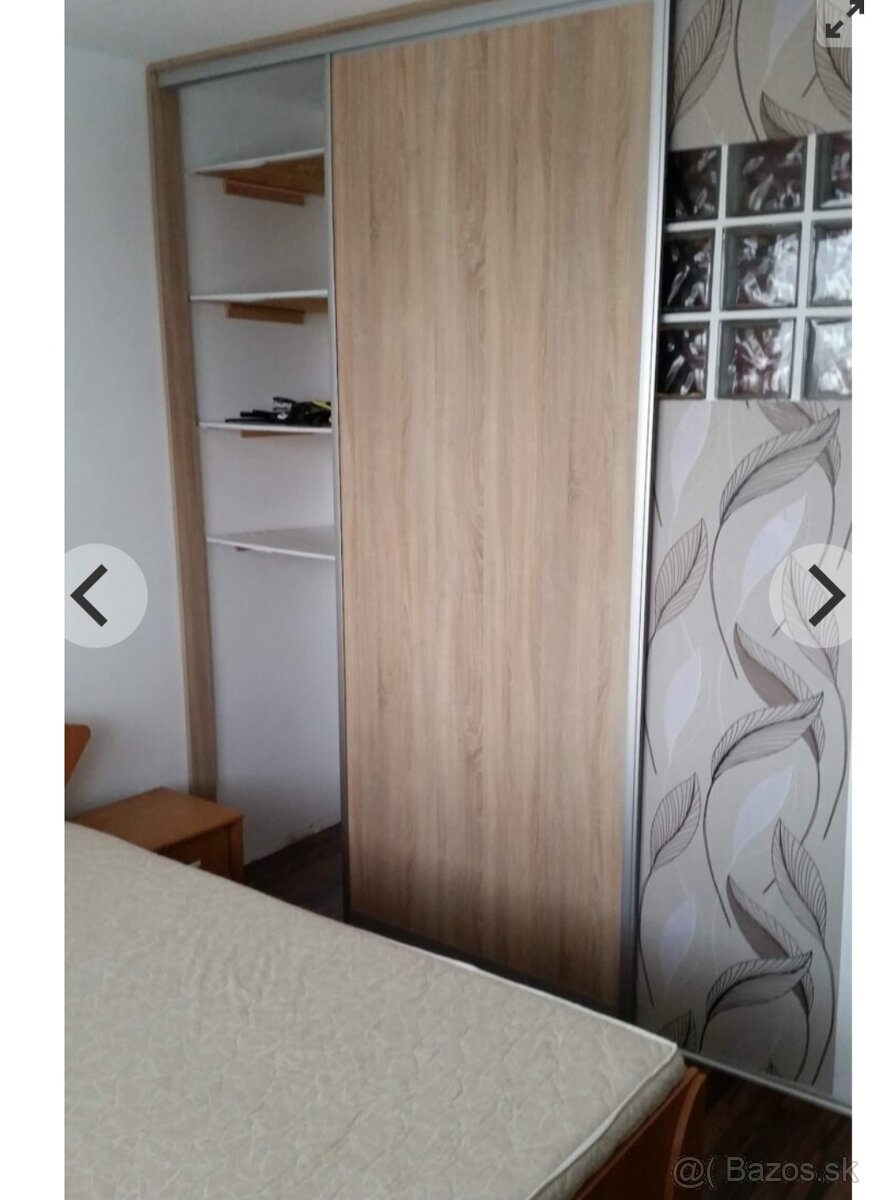Na predaj : 1 izbový byt upravený na 2 izbový 50m2.Kráĺovska