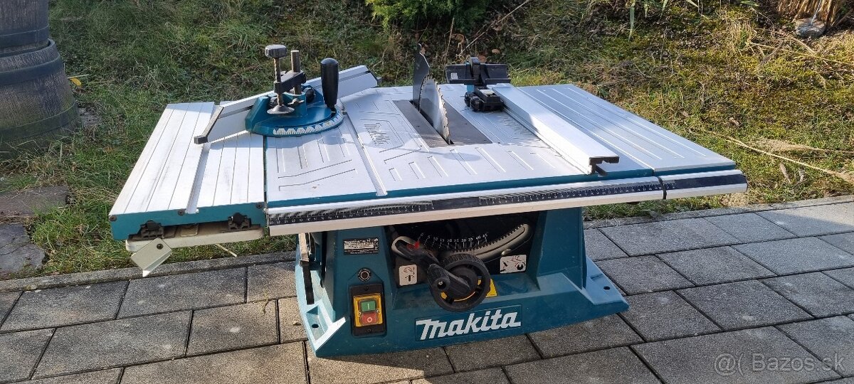 Stolová píla Makita MLT100