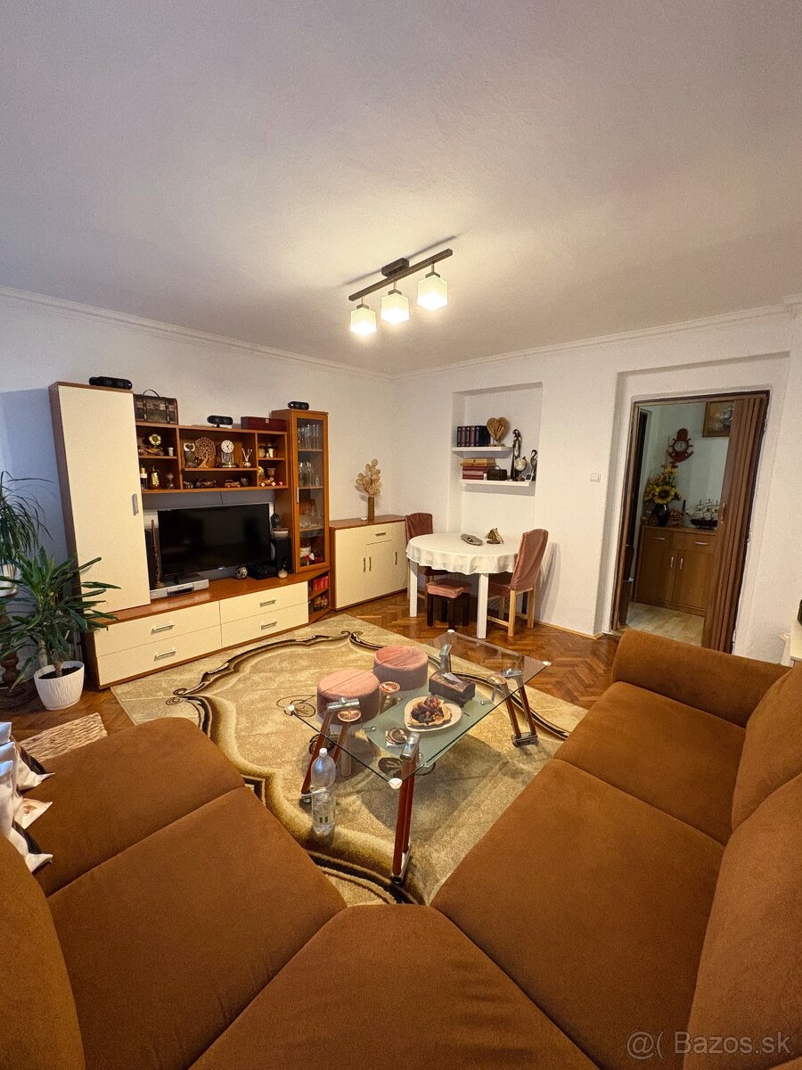 Predám 2,5-izbový byt 62 m² – Komenského ulica, Trebišov