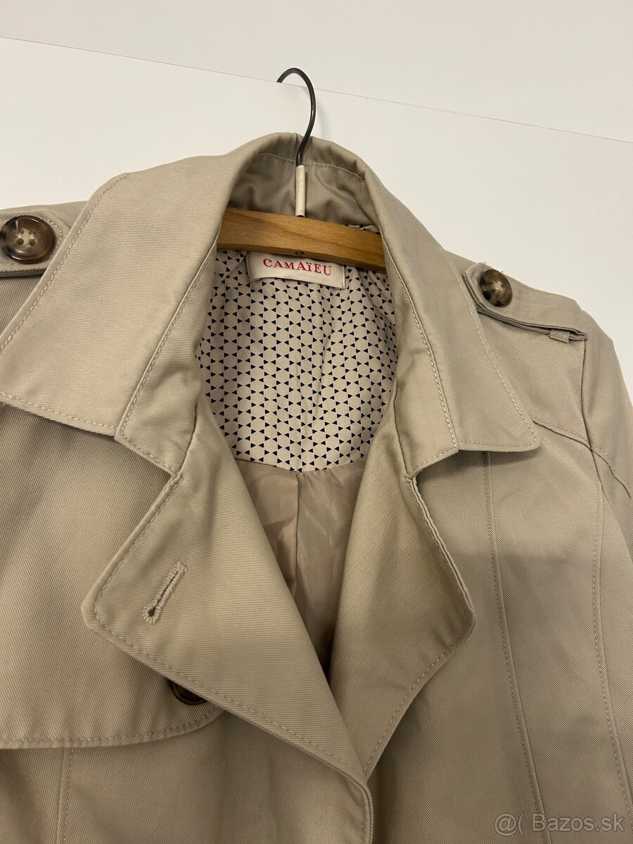 Elegantný jesenný/ jarný kabátik