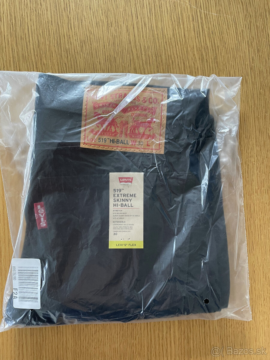 Predám úplne nové, nenosene, zabalené jeansy zn. LEVIS