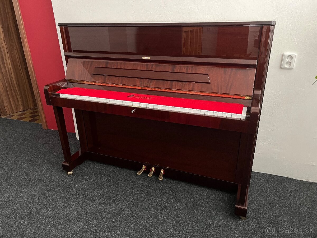 Zánovní Petrof model P 118 N1.Rok výroby 2003