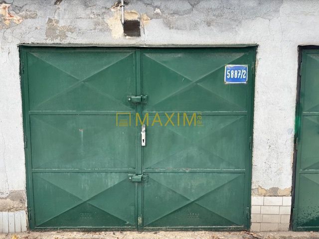 PREDAJ - Garáž aj s pozemkom v osobnom vlastníctve na ulici