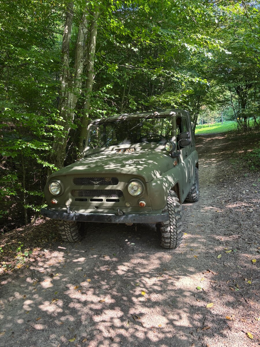 Uaz 469 2.4