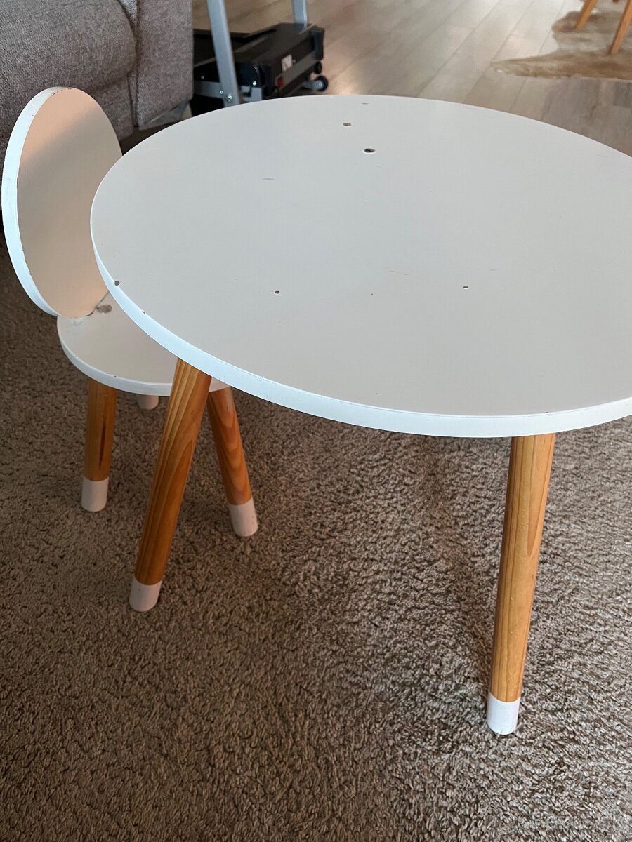 detský stol a stolička