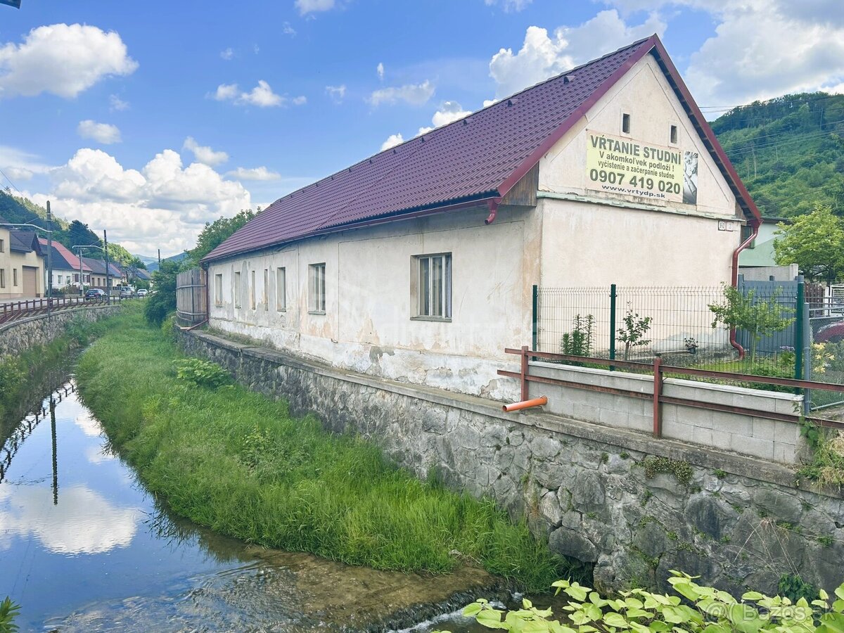 Na predaj starší rodinný dom v centre, Trenčianska Te…