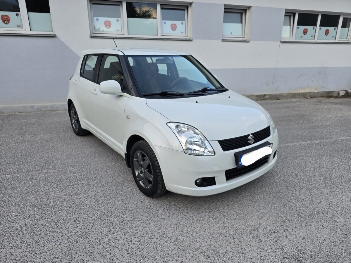 Suzuki Swift 1.3 benzín 4x4 190tisíc km Biela perleť