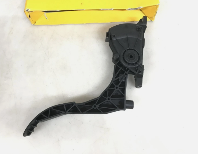 Plynový pedál Audi A4 6PV008376-701