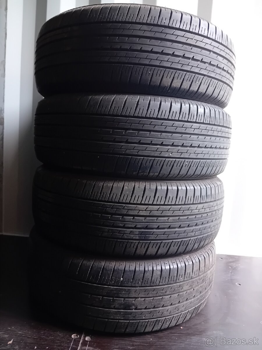 235/60R18 Bridgestone Dueller
