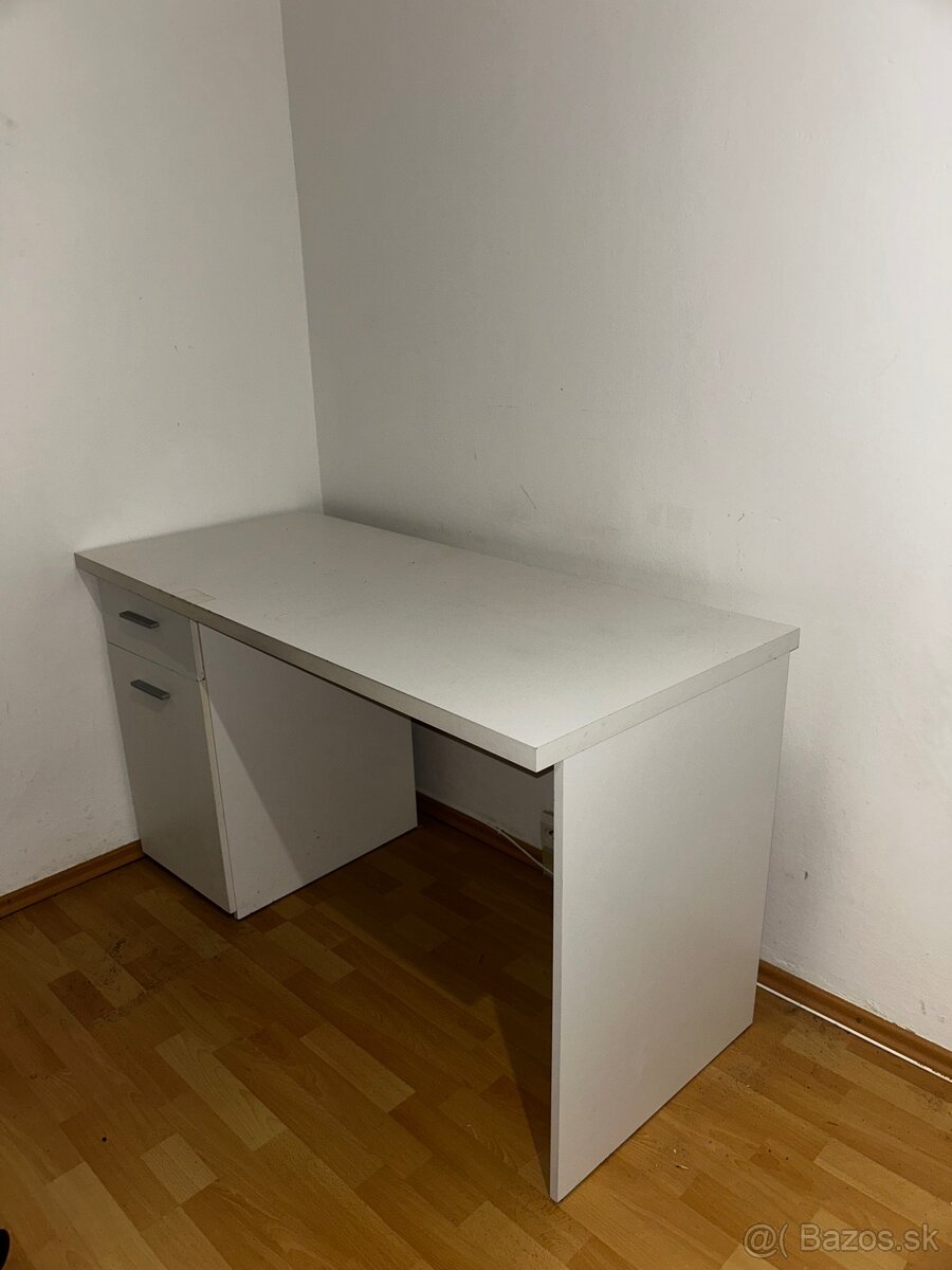 Predám drevený stôl v dobrom stave