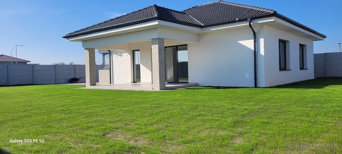 Nadštandardná novostavba 4 izbový bungalov hneď k nasťahovan