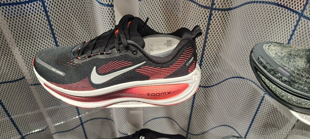 Predám nike  tenisky panske 44cm veľkosť..