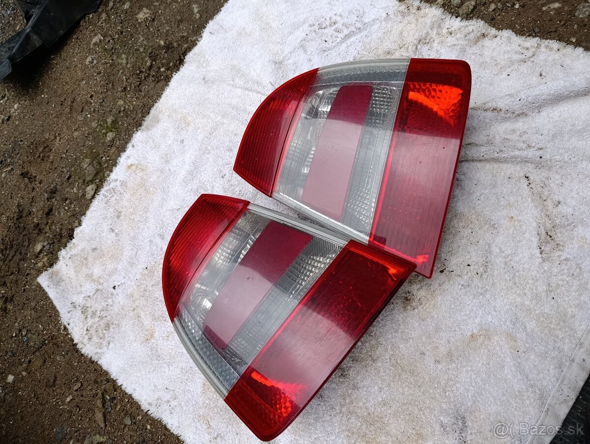 Zadné svetlá Superb 1 po fl